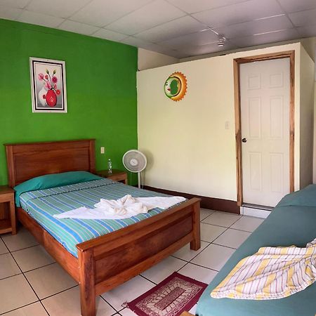 Oasis The Traveler Hostel Lanquin Bagian luar foto