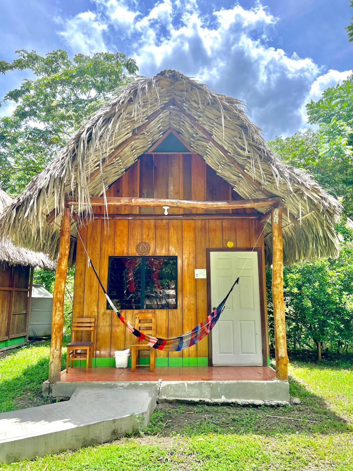 Oasis The Traveler Hostel Lanquin Bagian luar foto