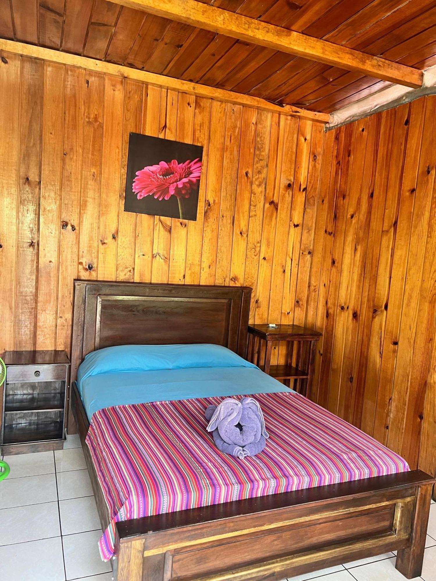 Oasis The Traveler Hostel Lanquin Bagian luar foto