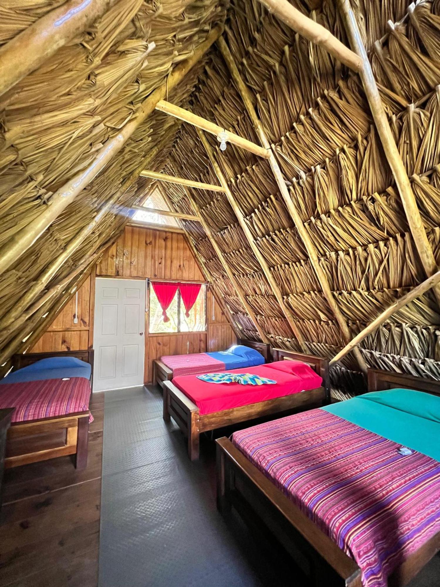 Oasis The Traveler Hostel Lanquin Bagian luar foto
