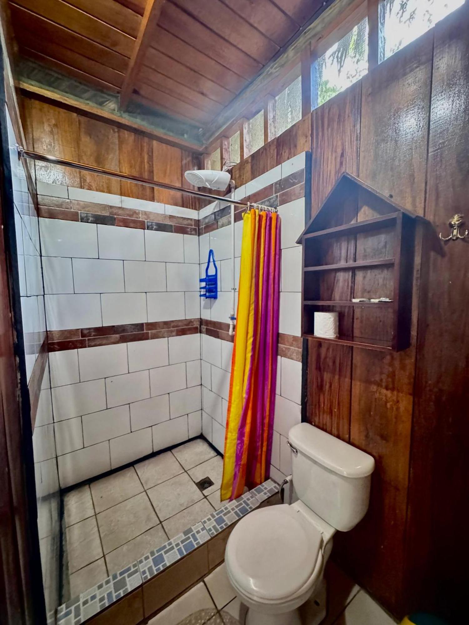 Oasis The Traveler Hostel Lanquin Bagian luar foto